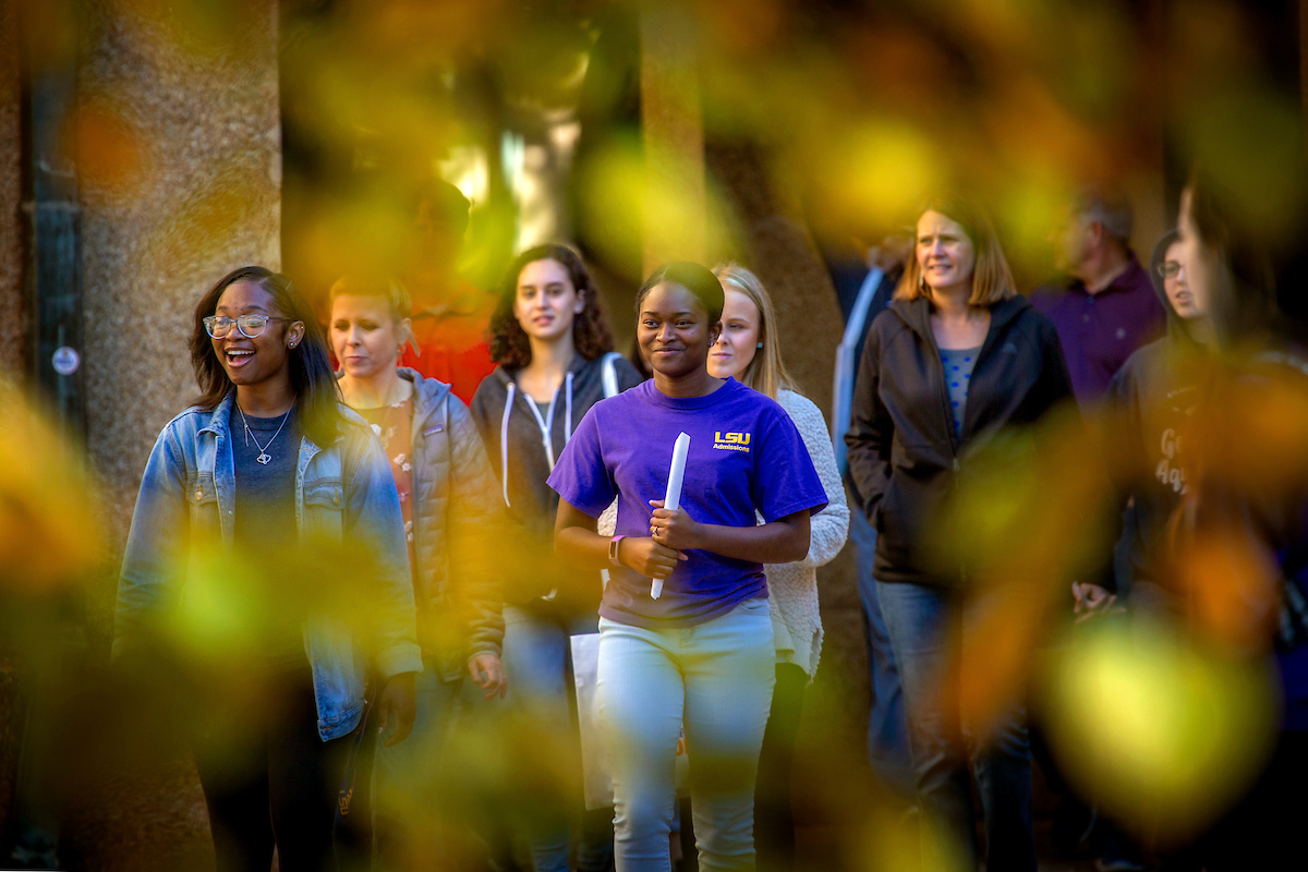 campus tour in autumn