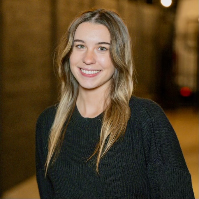 Headshot of Nora Scott